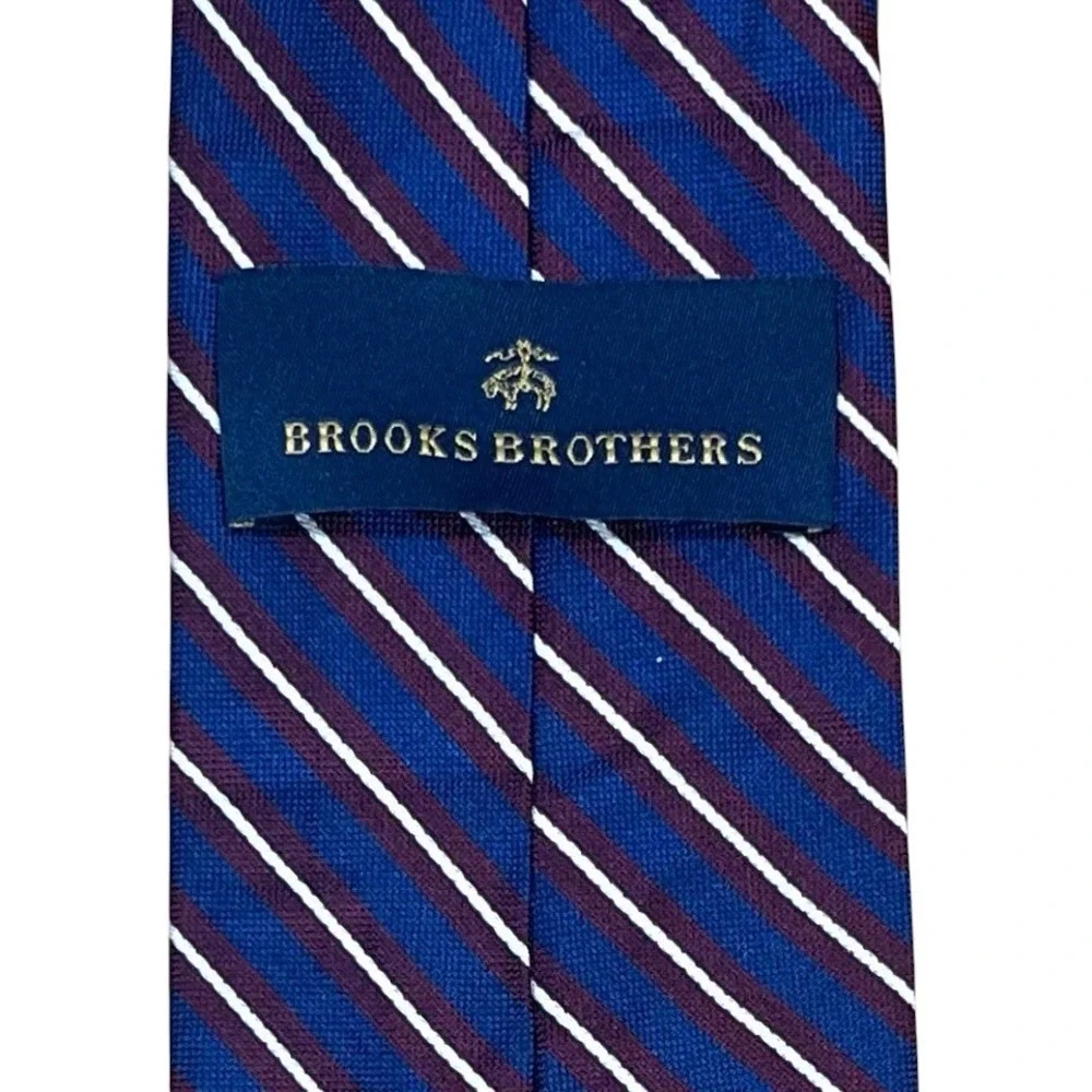 Brooks Brothers 100% Silk Necktie Navy Burgundy Diagonal Stripes Classic Preppy